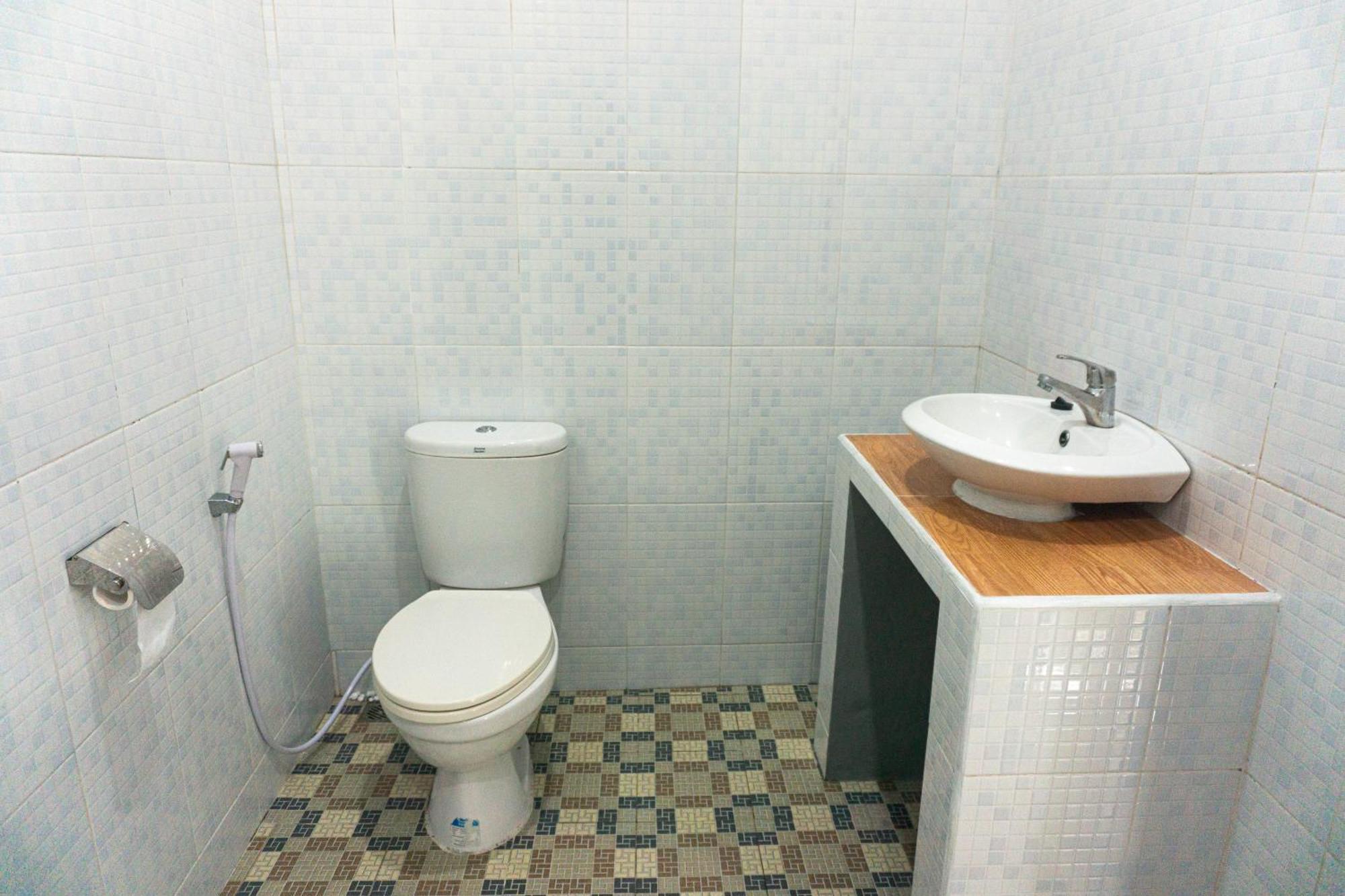 Srinadi Guest House Lovina Exteriér fotografie