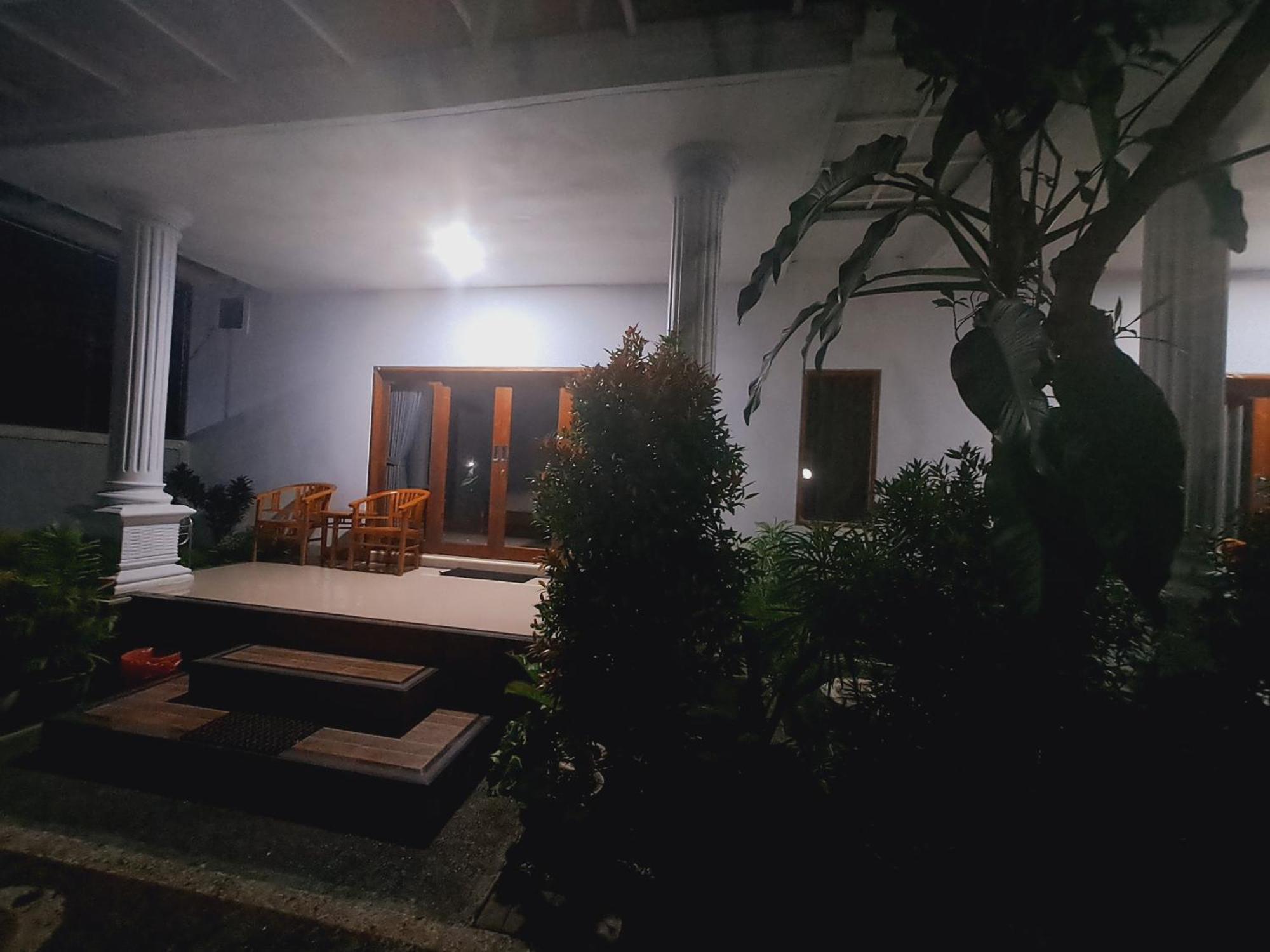 Srinadi Guest House Lovina Exteriér fotografie